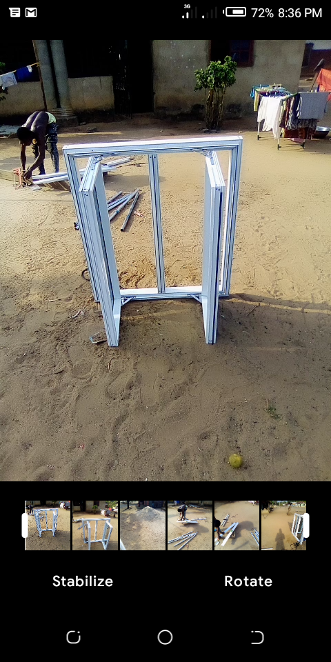 Sistema de ventana abatible de aluminio con rotura de puente térmico